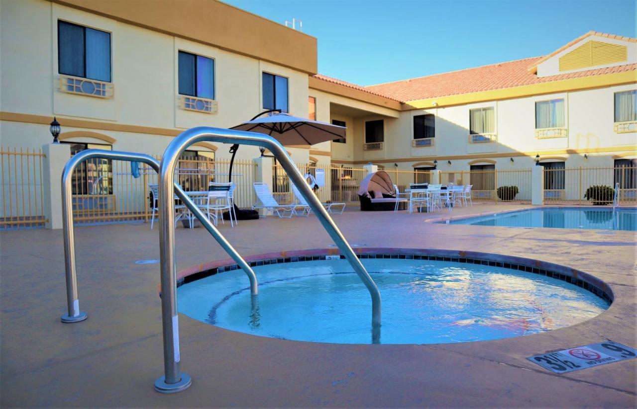 Oasis Inn And Suites 29 Palms Hotel Joshua Tree National Park Twentynine Palms Kültér fotó